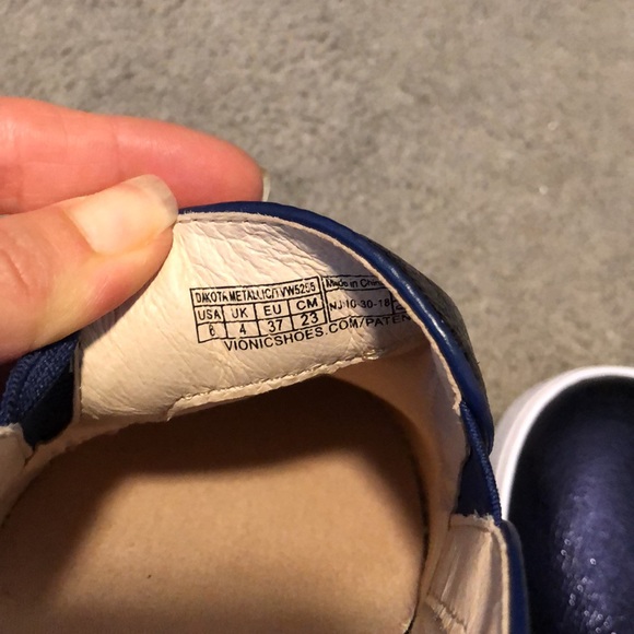 Vionic - Picture 6 of 6